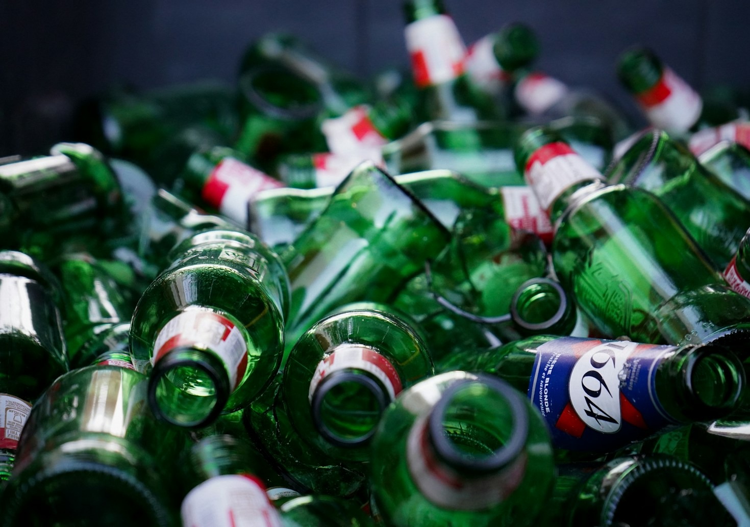 Why Global Manufacturers Are Demanding Recycled Glass